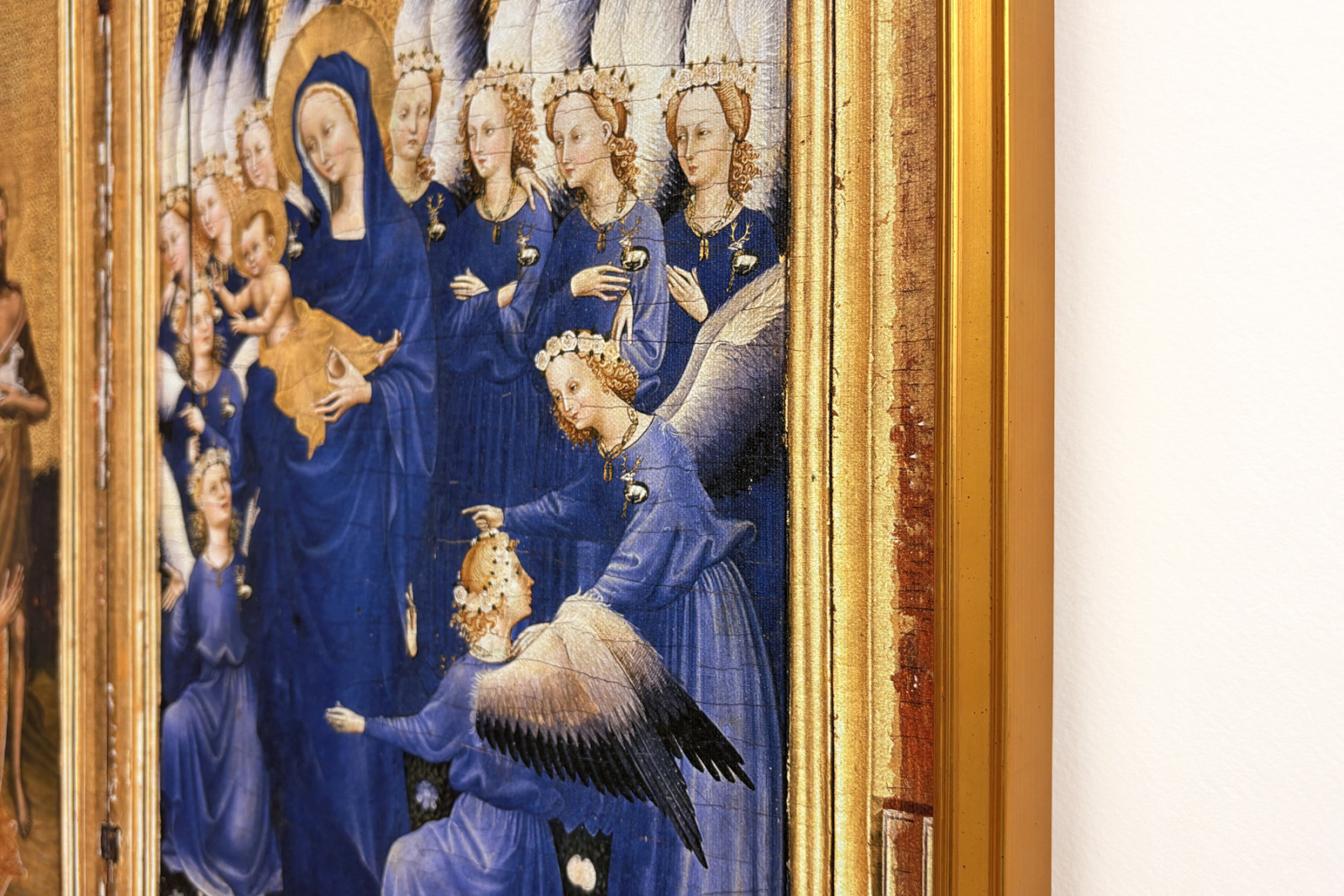 Richard II. wird der Jungfrau und dem Kind von seinem Schutzpatron Johannes dem Täufer und den Heiligen Edward und Edmund vorgestellt, ca. 1395-99 - Master of the Wilton Diptych