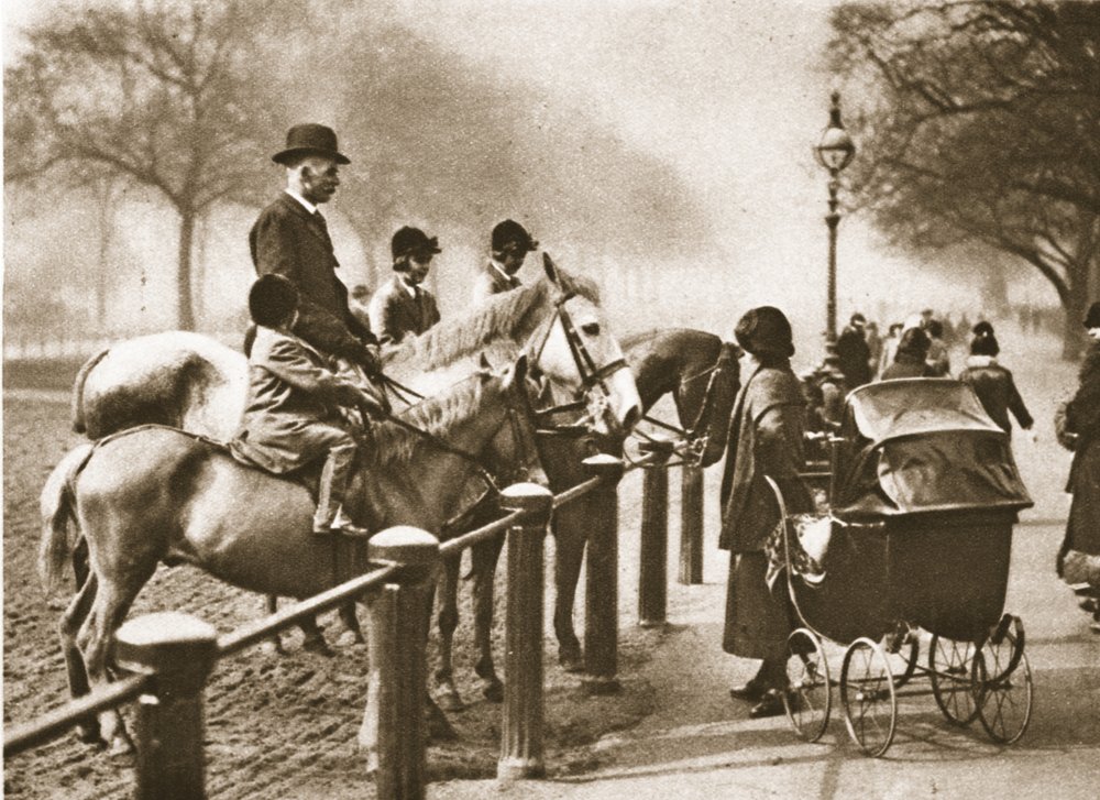 Eine Reitstunde in Rotten Row, aus Wunderbares London, veröffentlicht 1926-27 von English Photographer