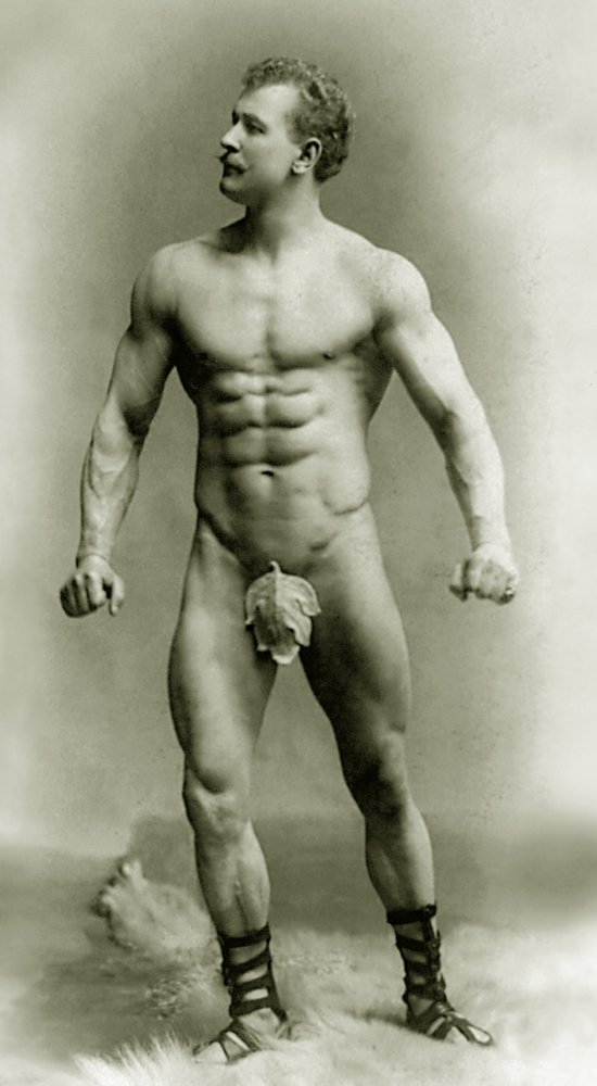 Eugen Sandow in klassischer antiker griechisch-römischer Pose, ca. 1894 von Benjamin J. Falk