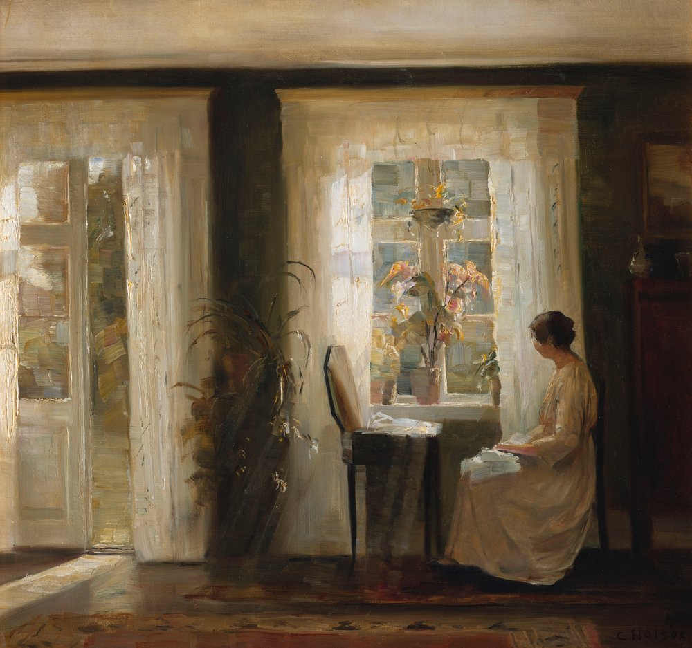 Eine Frau an einem sonnigen Fenster von Carl Holsoe