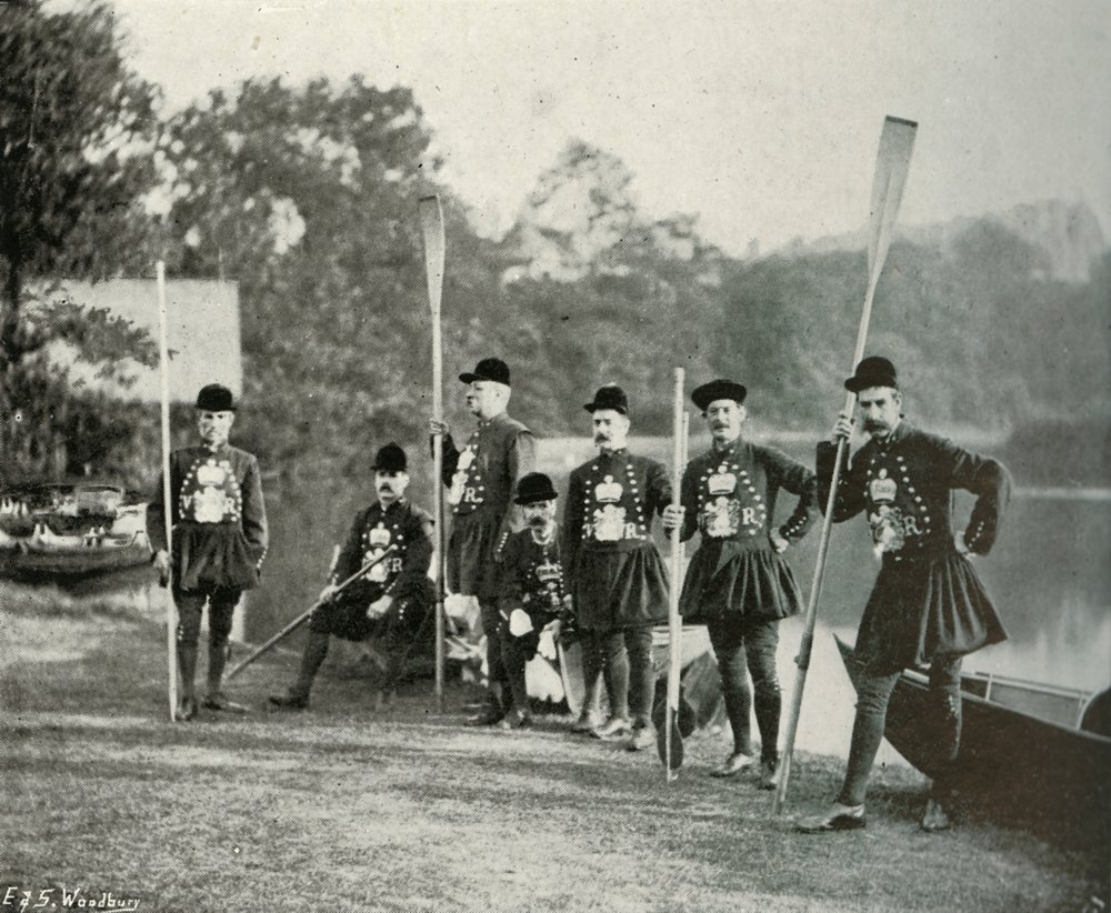 Die Wasserträger Ihrer Majestät, ca. 1897 von E. and S. Woodbury