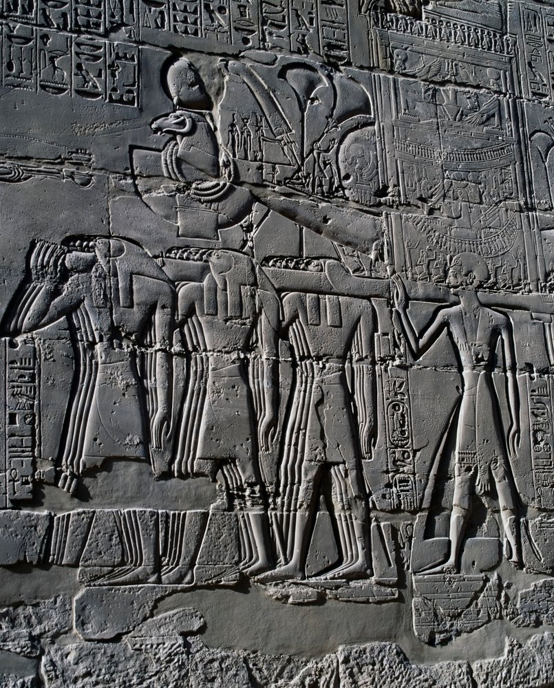Ramses II vor dem heiligen Boot, Relief, Innenwände der Großen ...
