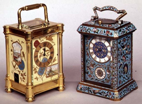 Zwei französische Kutschenuhren mit Email-Dekoration, um 1870 von French School