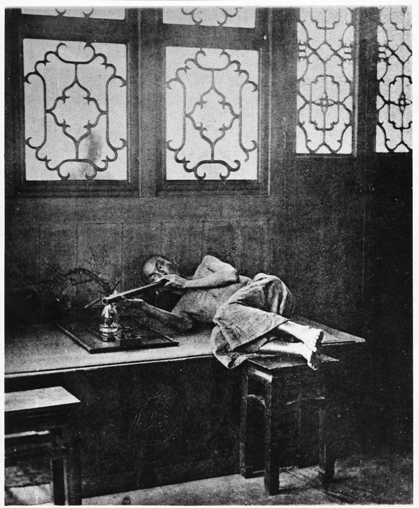 Opiumraucher, um 1867-72 von John Thomson