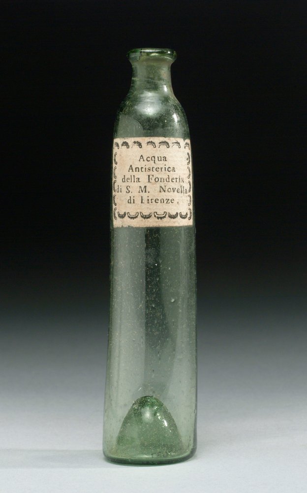 Flasche, die Anti-Hysterie-Wasser enthielt, aus der Fonderia di Sua Altezza Reale, Officina Profumo, Farmaceutica di Santa Maria Novella, Florenz, ca. 1850-1920 von School Italian