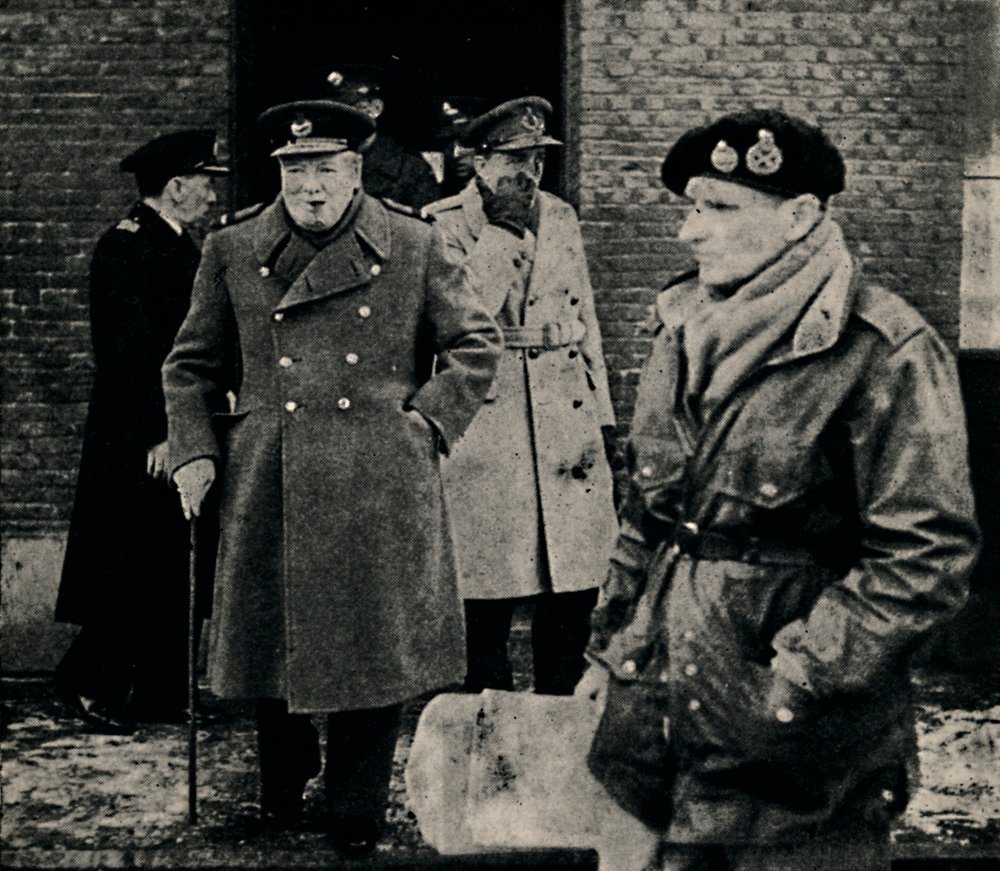Britischer Premierminister besucht die Westfront, 1944 von Unbekannt