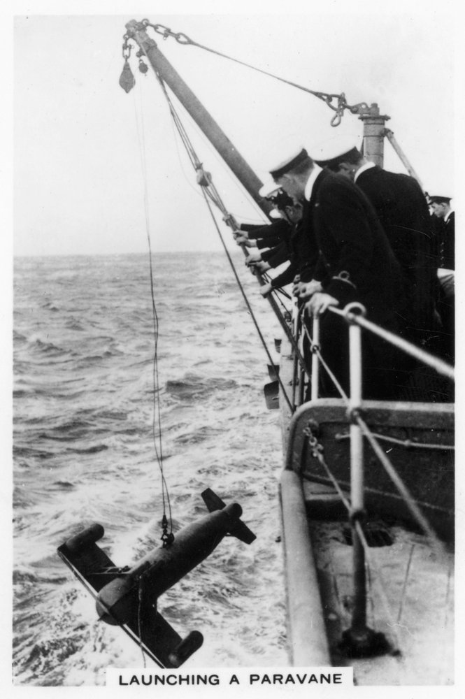 Start eines Paravanes vom Schlachtschiff HMS Rodney, 1937