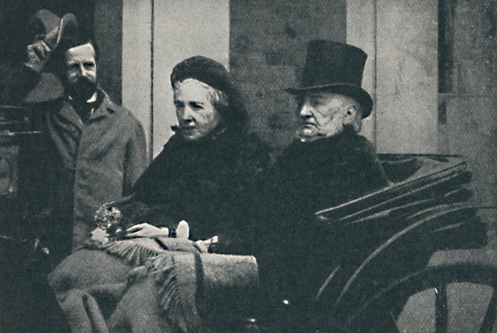 Herr und Frau Gladstone fahren durch Glasgow bei der Parlamentswahl von ...