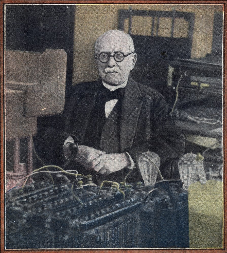 Porträt von Edouard Branly (1844-1940), Physiker (Porträt des französischen Erfinders, Physikers Edouard Branly) aus „Le pelerin“, Mai 1934, Private Sammlung von Unknown photographer