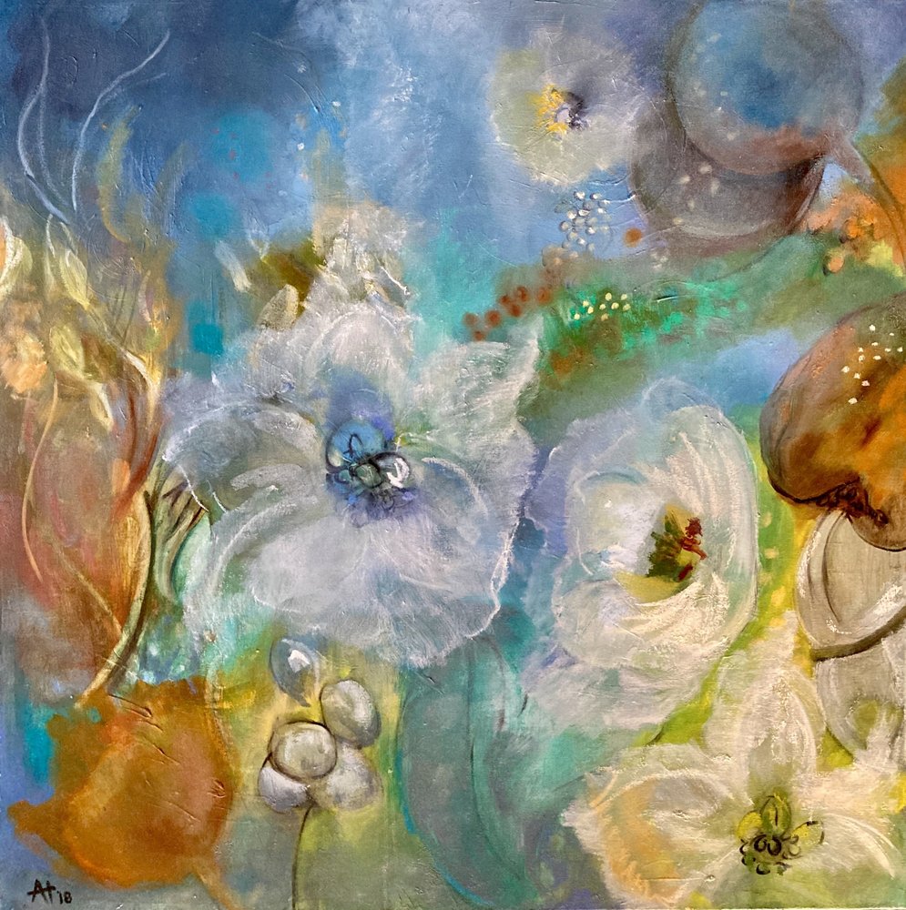 Ätherische Weiße Blüten von Alexandra Higgins