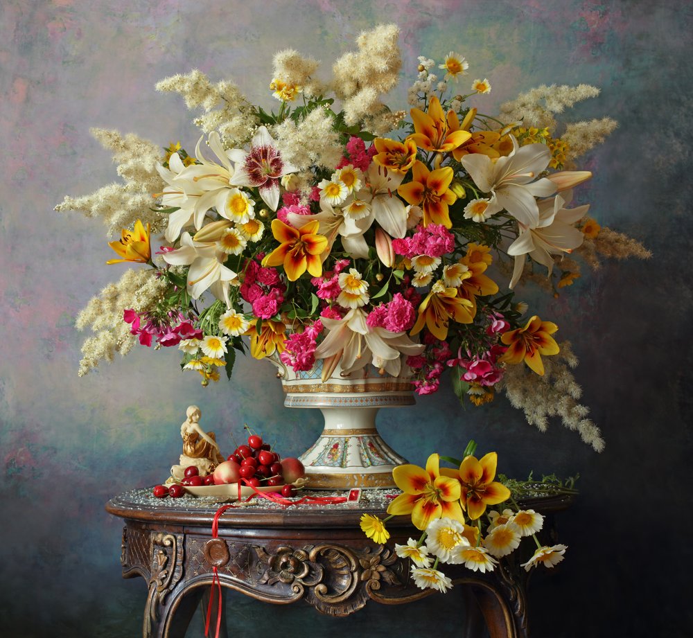 Üppiges Blumenarrangement von Andrey Morozov