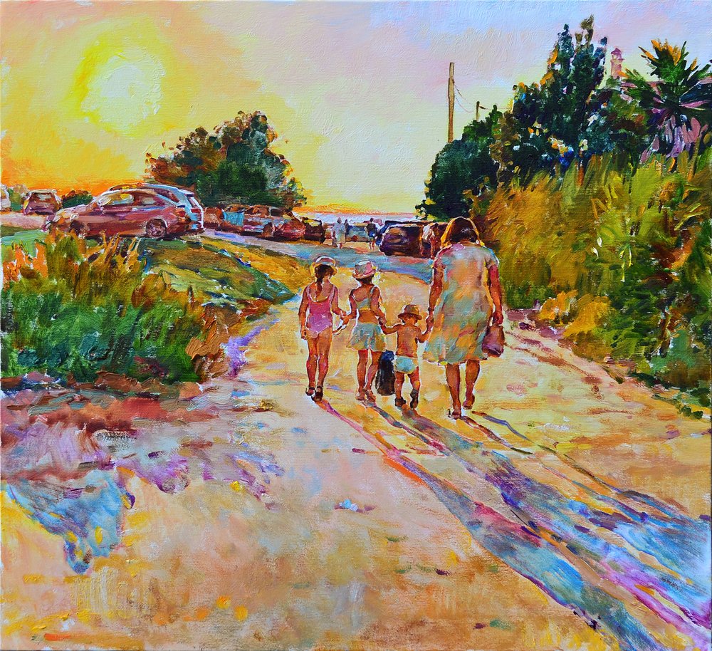 Familien-Spaziergang bei Sonnenuntergang am Strand von Andrii Kutsachenko