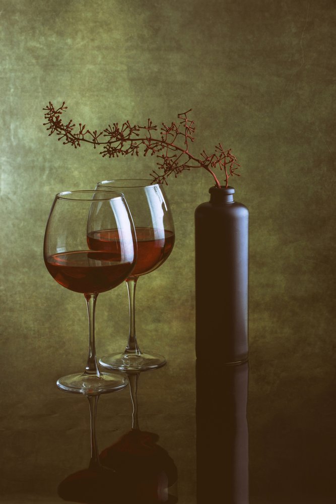Elegantes Wein Stillleben von Brig Barkow