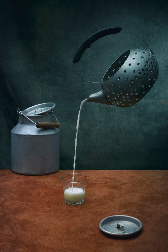Surrealer Milchgieß von Brig Barkow