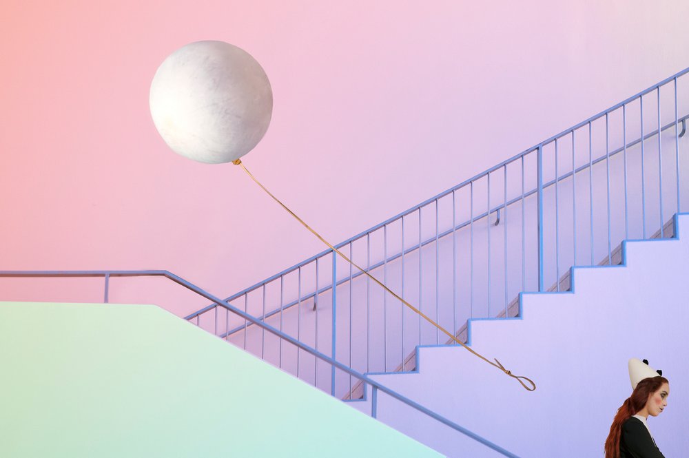 Surreale Pastelltreppe von Christine von Diepenbroek