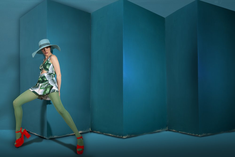 Lebendiges Mode-Teal-Setting von Christine von Diepenbroek