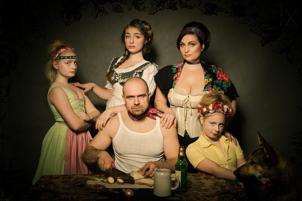 Rustikales Familienessen von Denisa Justusová Šumcová