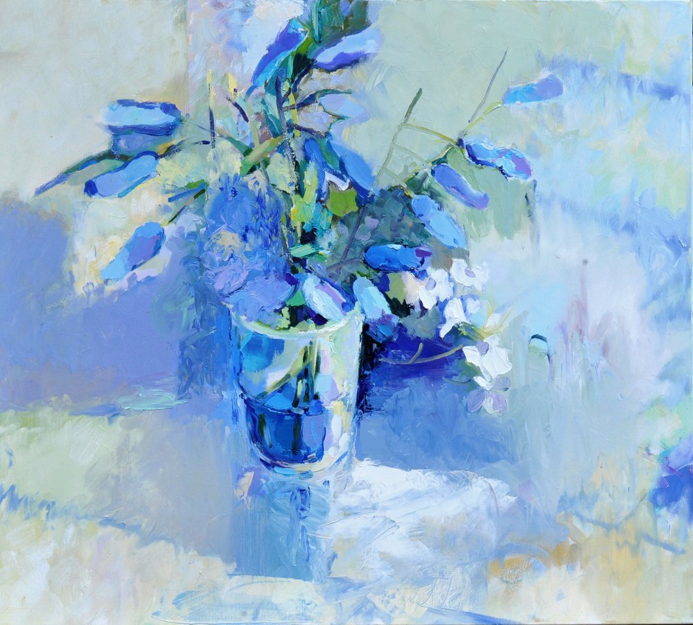 Gelassener blauer Blumenstrauß von Elena Shraibman