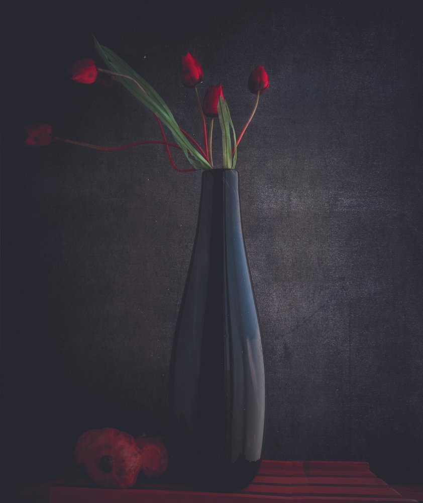 Elegante rote Tulpen von Farid Kazamil