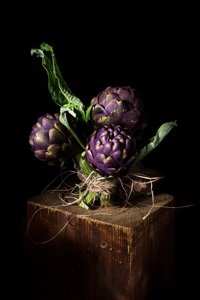 Lebendige violette Artischocken von Felice Angelino