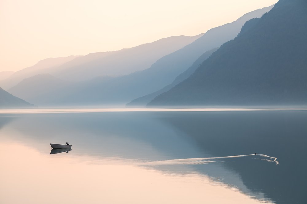 Nebliger Bergsee von Gustav Davidsson