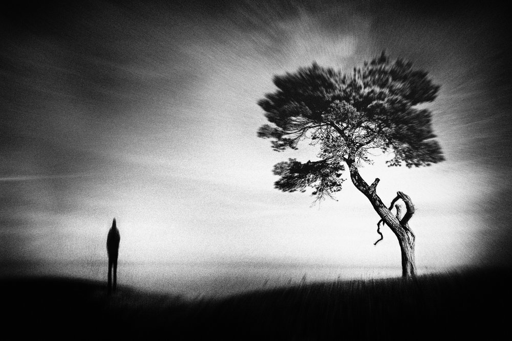 Einsame Figur Einsamer Baum von Gustav Davidsson