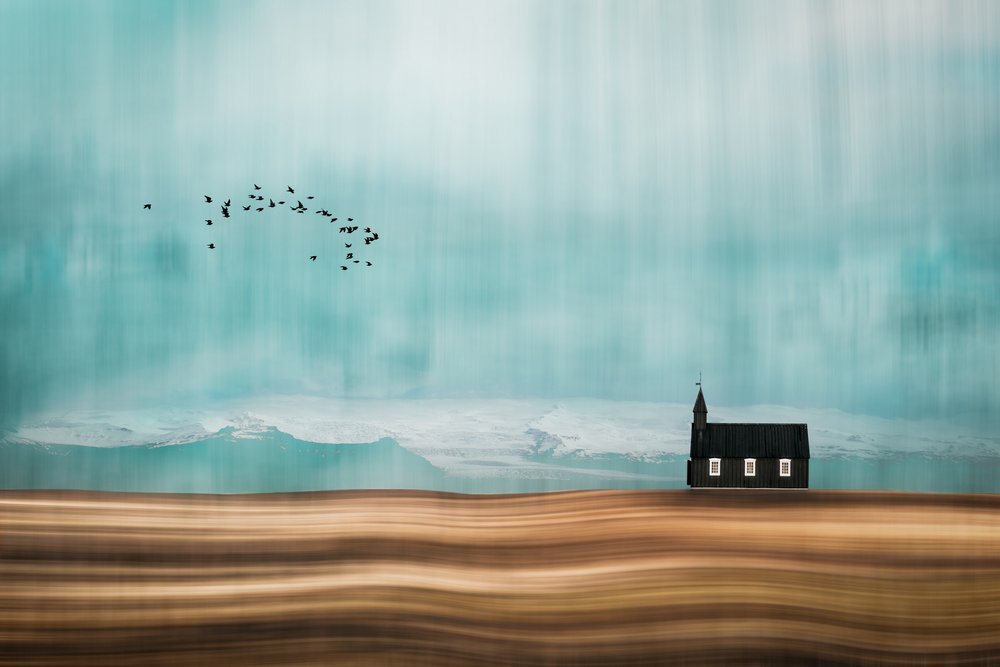 Träumerische Kirchenlandschaft von Marcus Hennen