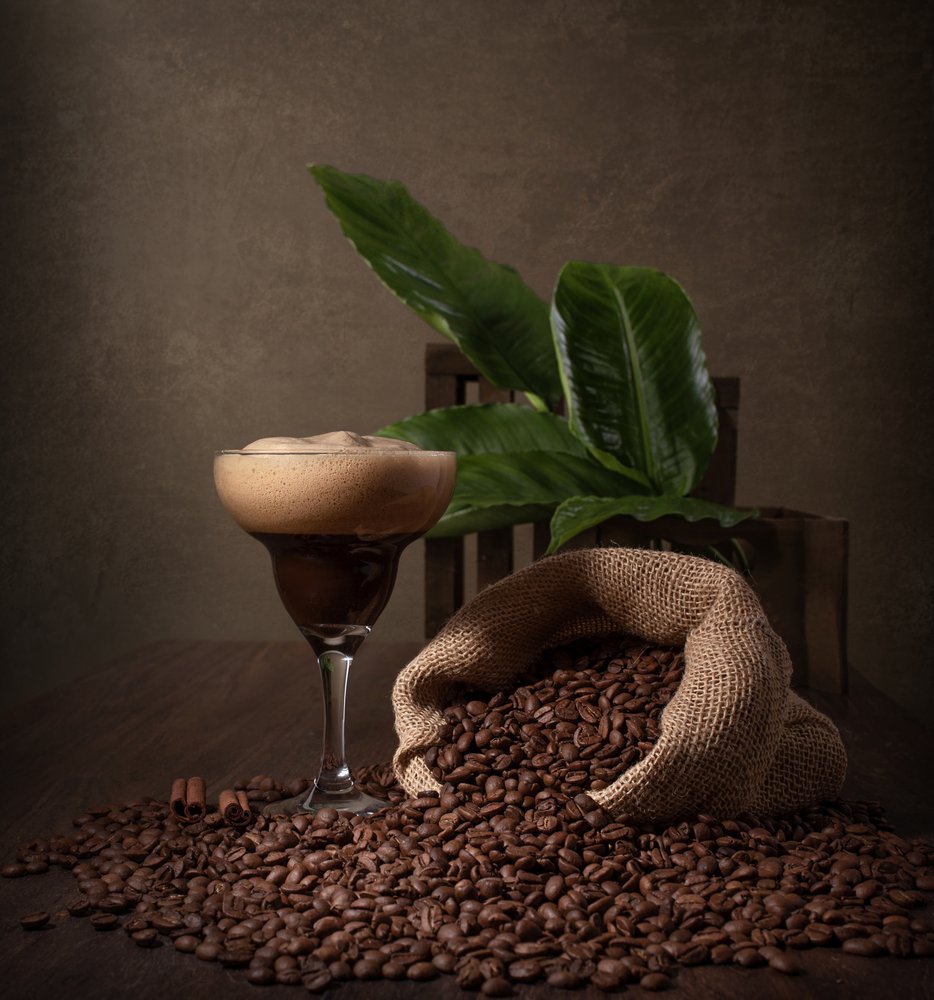 Reiches Kaffee-Stillleben von Margareth Perfoncio