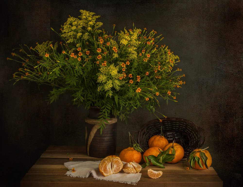 Mandarinen und Herbstblumen von Margareth Perfoncio