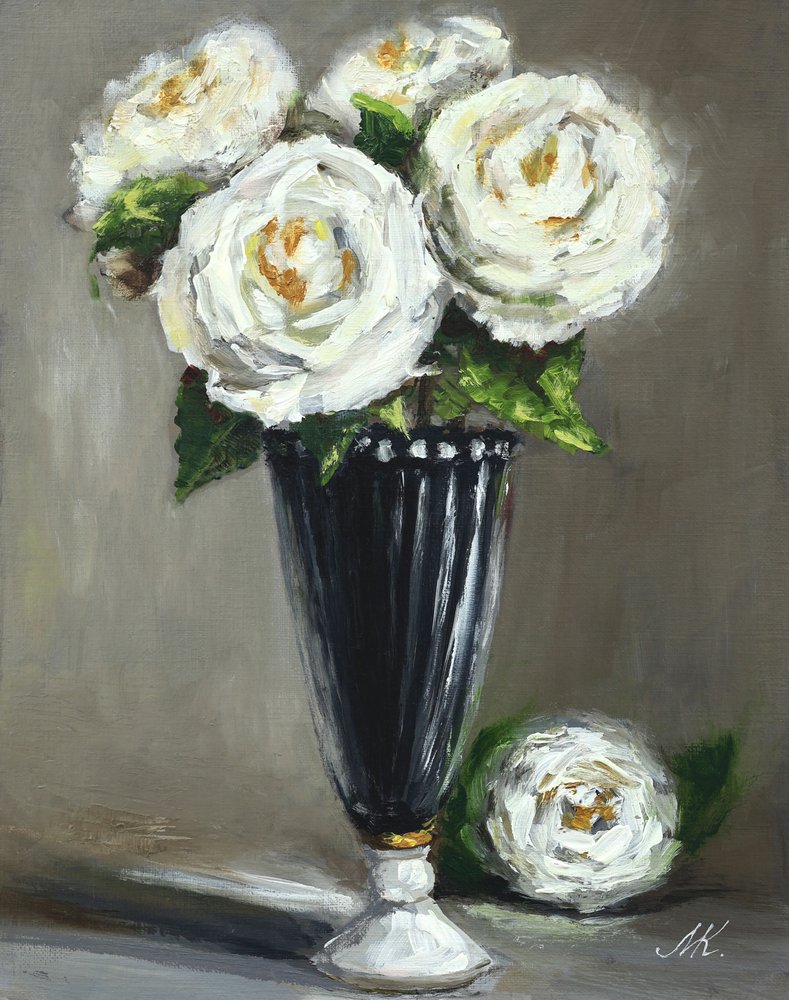 Elegante Weiße Rosen Vase von Marina Kozyr