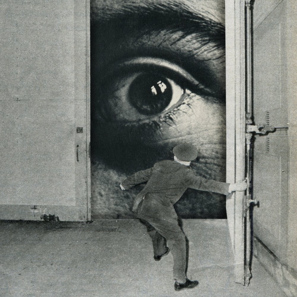 Surrealer Blick Jenseits Der Tür von Sammy Slabbinck