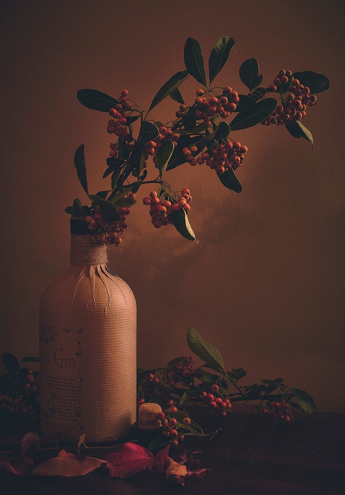 Rustikale Beeren in Flasche von Stuart Williams