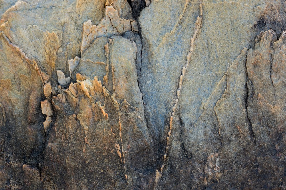 Geschichtete Felsenformation von Studio Meikle