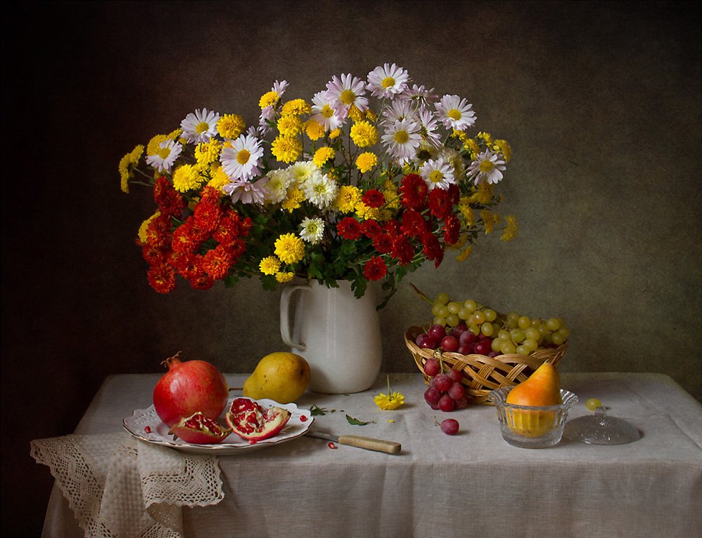 Herbstblumen und Früchte von Tatyana Skorokhod