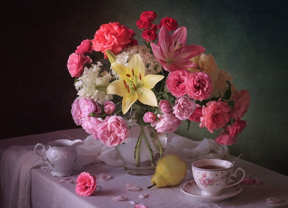 Klassische Blüte und Tee von Tatyana Skorokhod