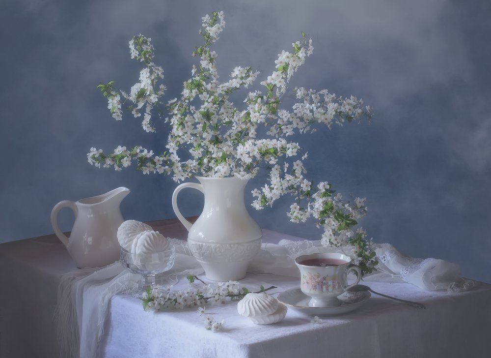 Weiße Blüten zur Teezeit von Tatyana Skorokhod