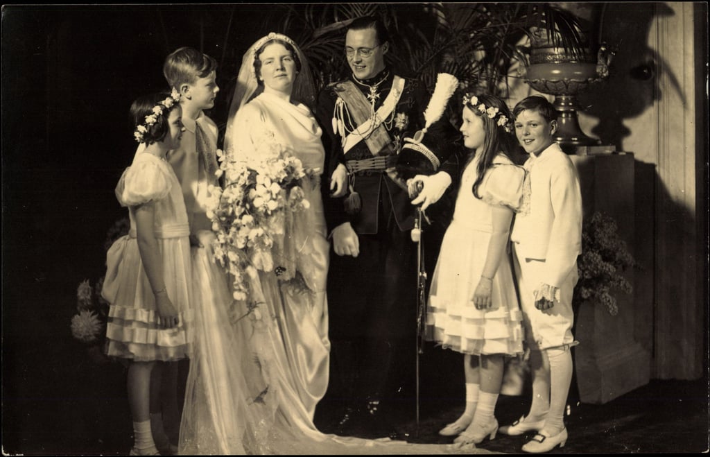 Ak Königin Juliana mit Prinz Bernhard, Hochzeitskleid ...