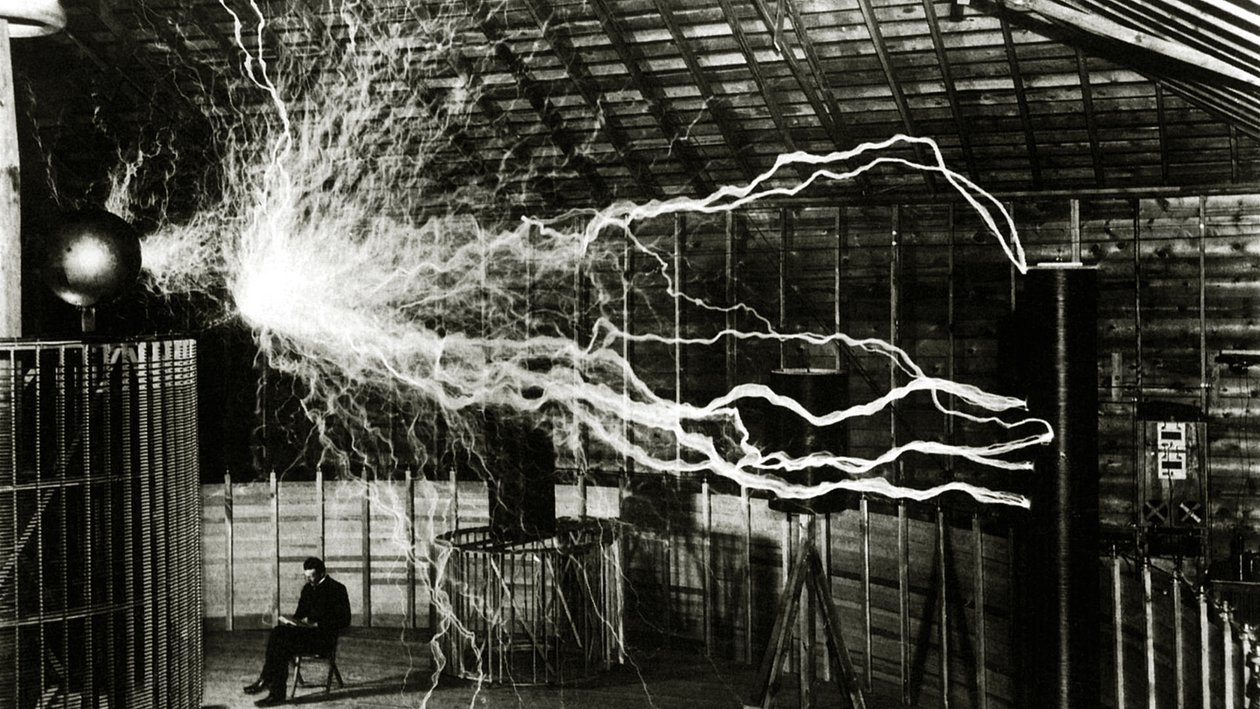 Mehrfachbelichtungsbild von Tesla mit seinem Vergrößerungssender, 1899 von Unknown