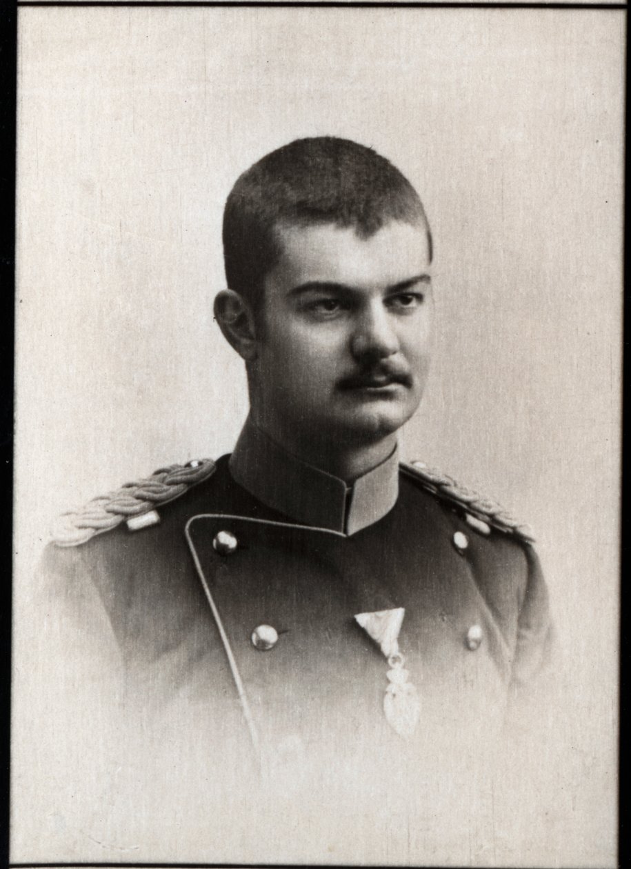 Porträt von Alexander I. Obrenovic von Serbien (1876-1903), König von Serbien von French Photographer
