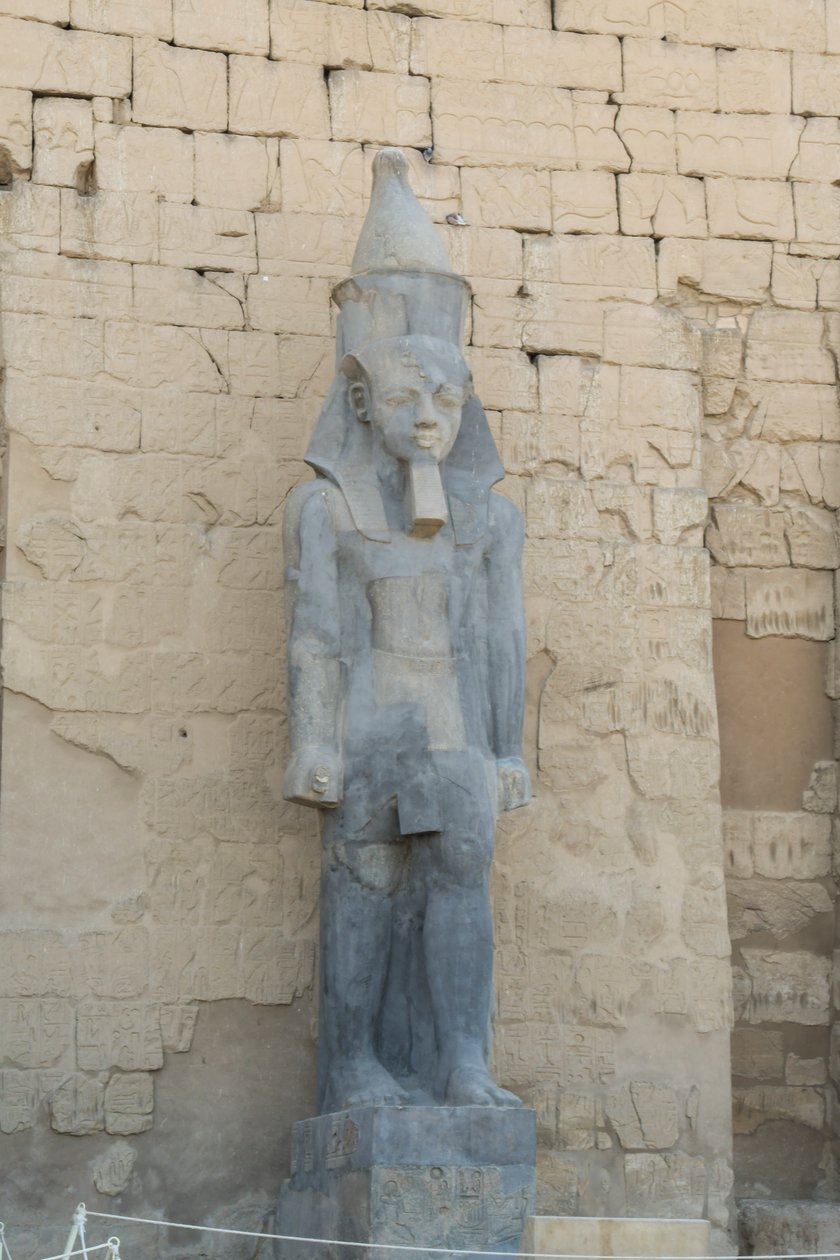 Luxor Temple, Ancient Egyptian Architecture in Luxor von Albert Mansour