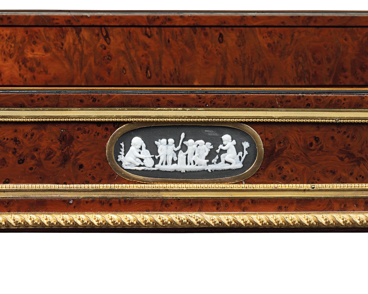Später Louis XVI Ormolu- und Kameo-verzierte Tisch travailleuse aus Wurzelholz und Mahagoni von Adam Weisweiler
