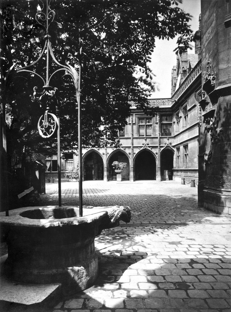 Cluny-Hotel vom Innenhof aus gesehen, Paris von Adolphe Braun