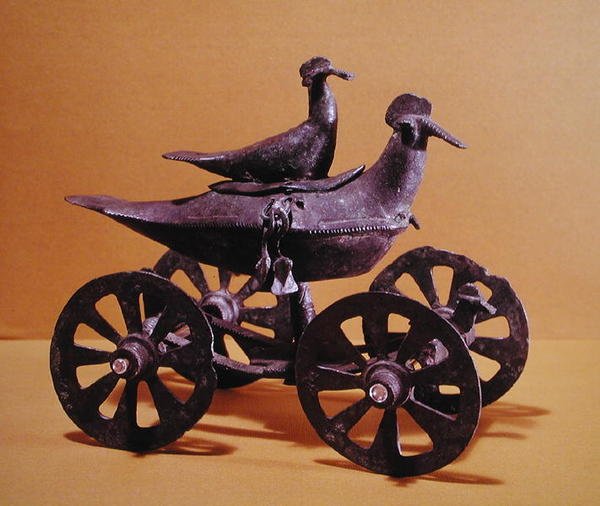 Votivwagen in Form von zwei Vögeln, aus Glasinac bei Sarajevo von Iron Age