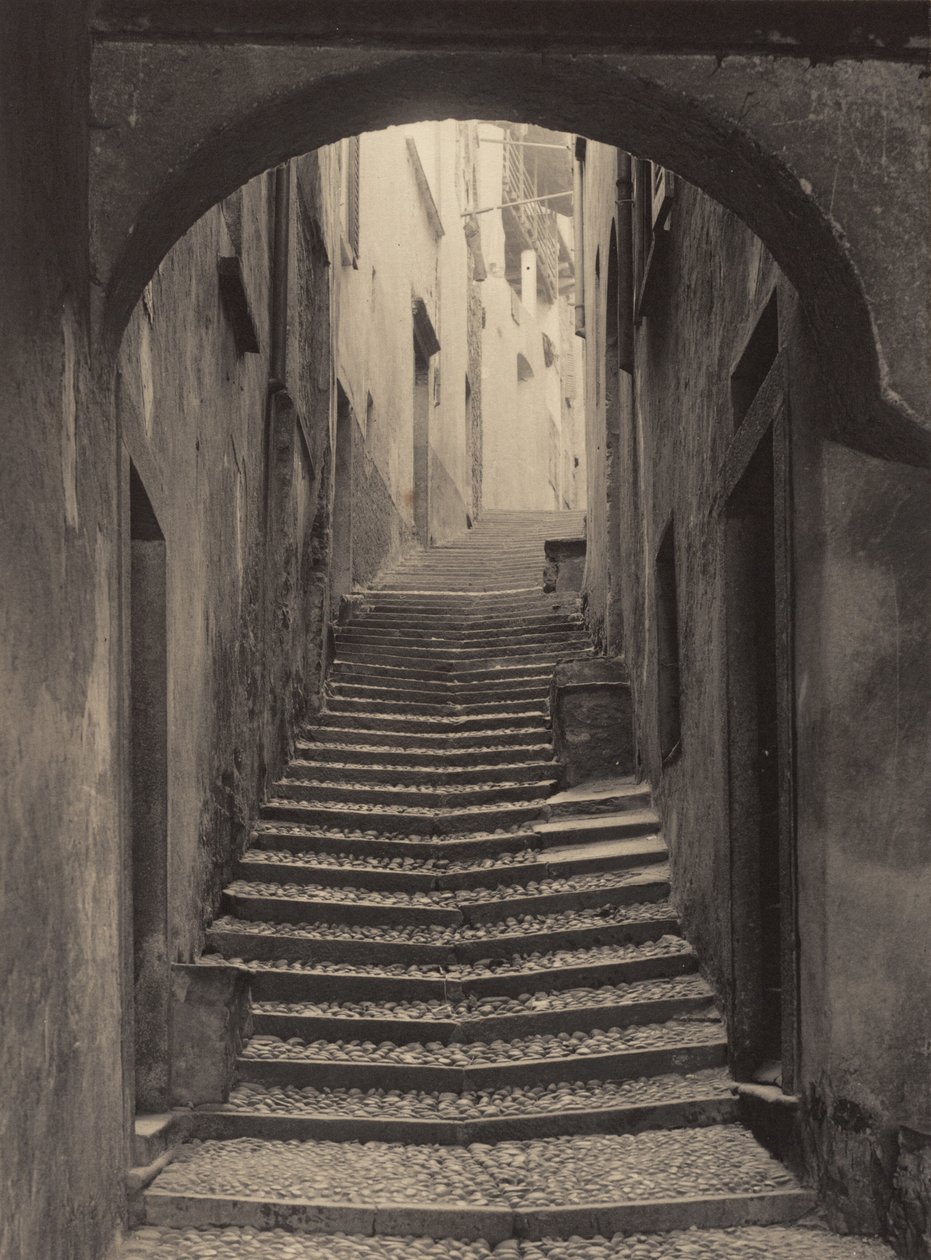 Eine Straße in Bellagio von Alfred Stieglitz