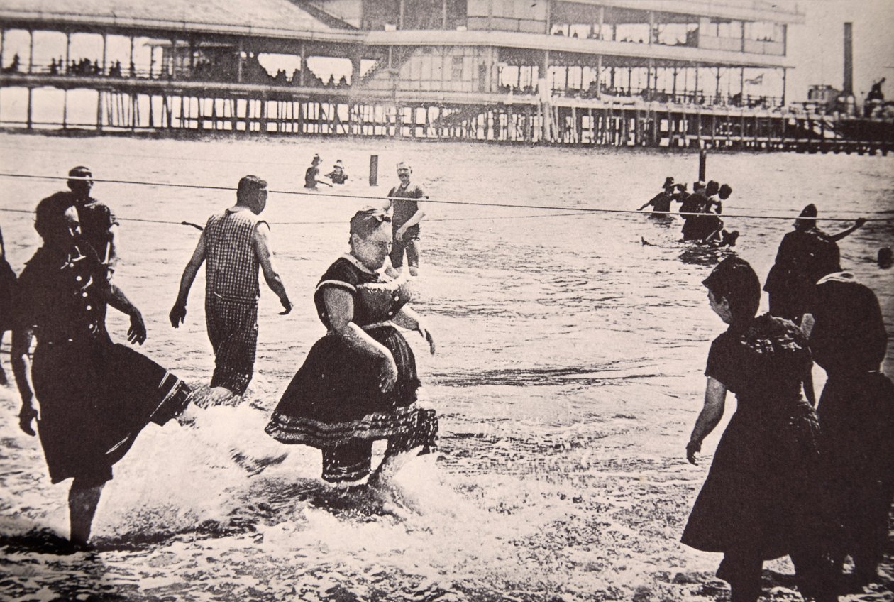Ein amerikanisches Seebad, ca. 1890 von American Photographer