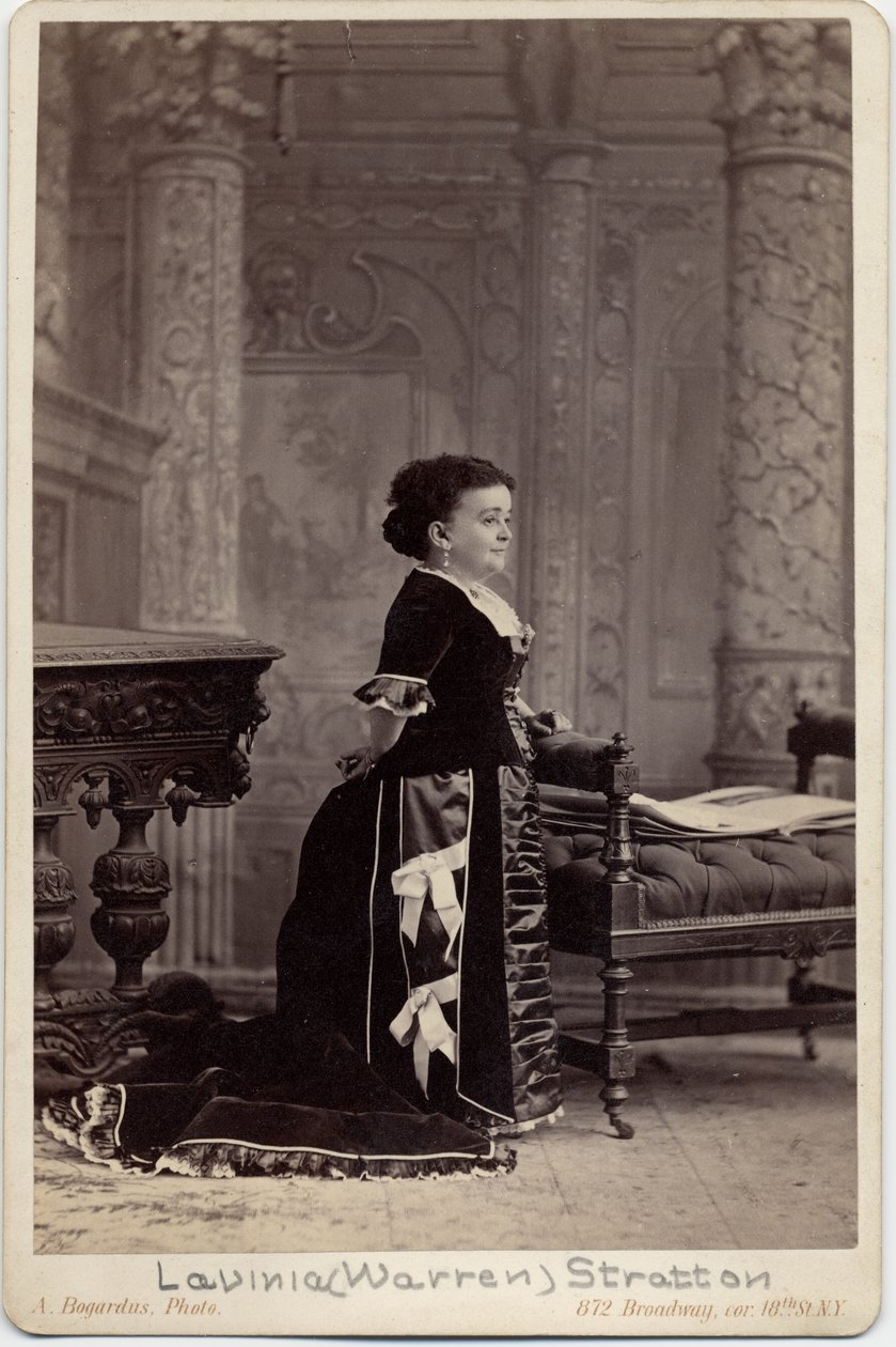 Mercy Lavinia Warren Bump Stratton, Pseudonym: Mrs Tom Thumb (1841-1919), Darstellerin, Zwergin, Ehefrau von Charles Sherwood Stratton, Pseudonym: General Tom Thumb (1838-83); Foto von A Bogardus, New York von American Photographer
