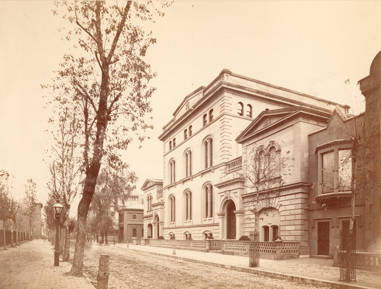 Joseph Harrison Residenz, 227 South 18th, East Rittenhouse Square, 1866 von American Photographer