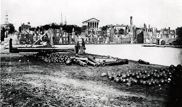 Südseite des Kanalbeckens, Richmond, Virginia, April 1865 von American Photographer