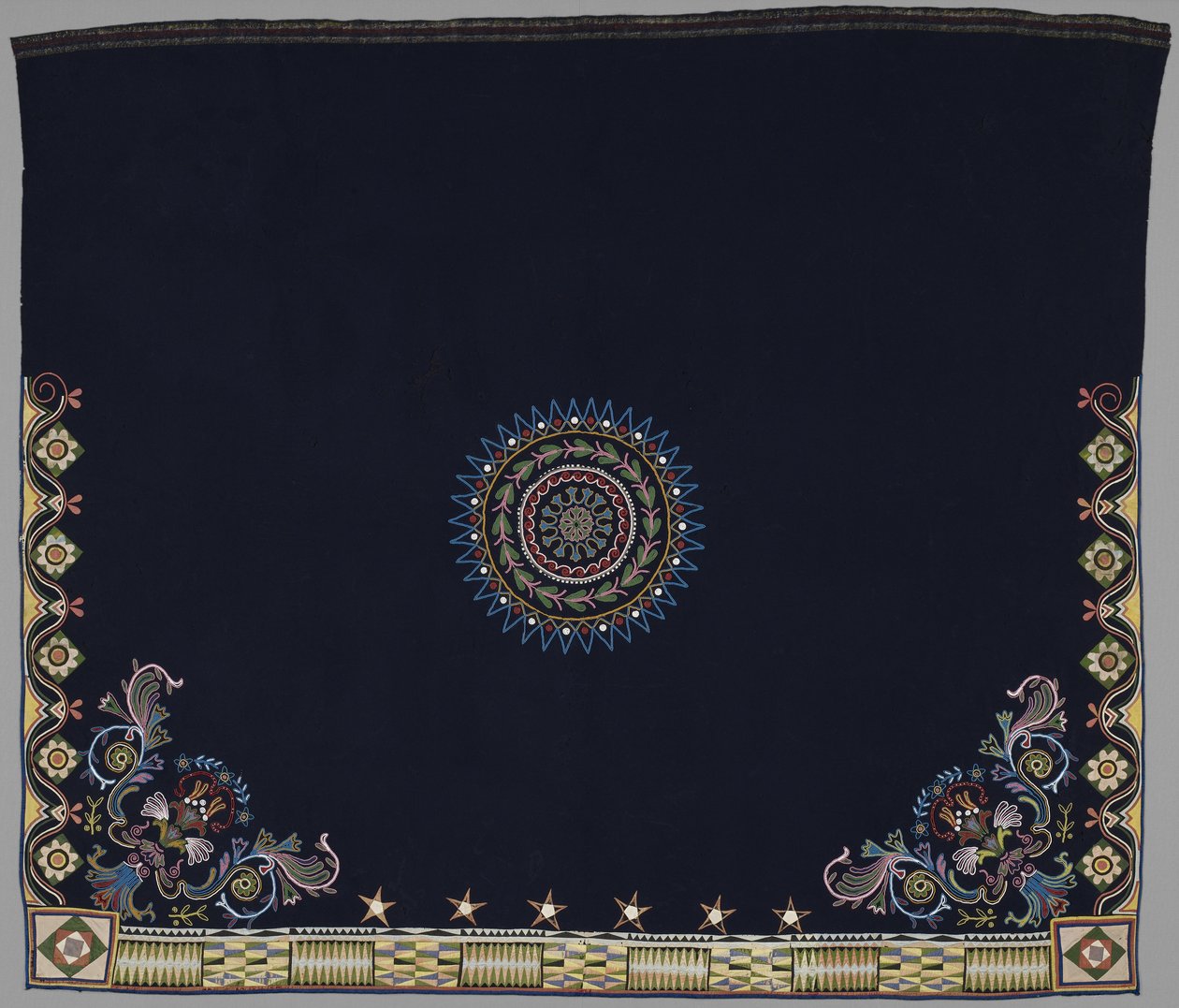 Tanzdecke, Anishinabe, Dakota, ca. 1840-50 (Wolle, Seide & Perlen) von American School