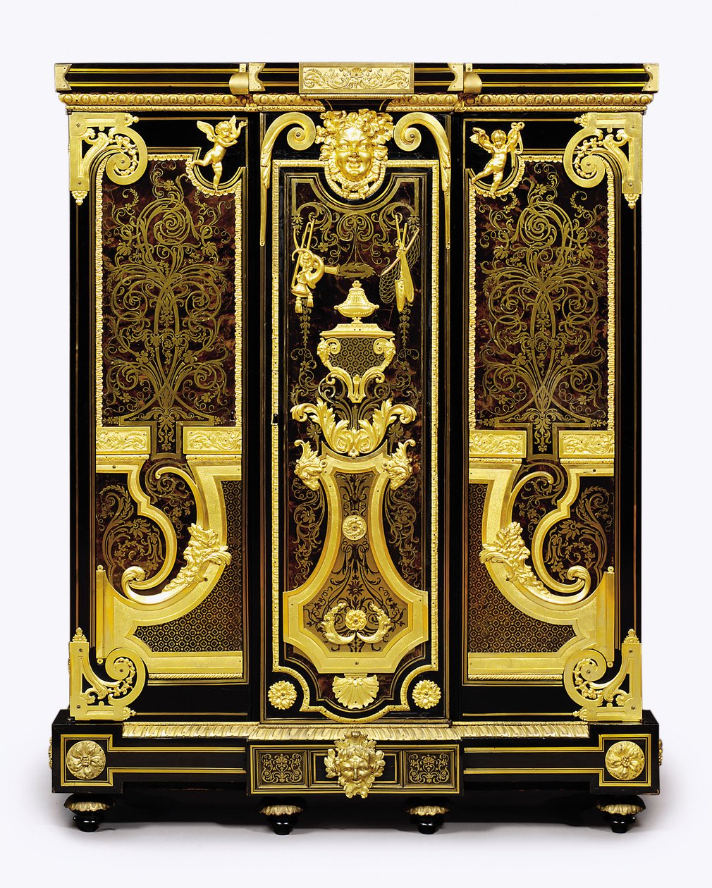 Eine Louis XIV vergoldete kleine Armoire, 1700-10 von Andre Charles Boulle